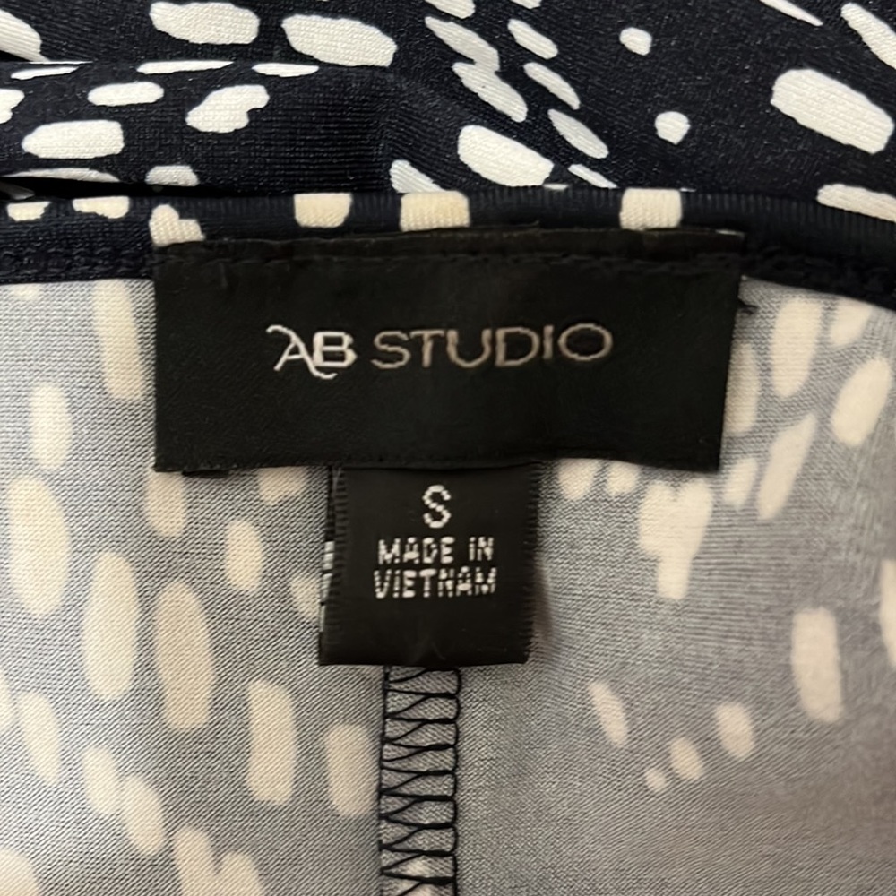 AB Studio Top - Picture 7 of 13
